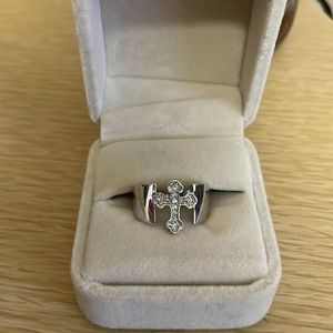 Premier Designs silver cross ring